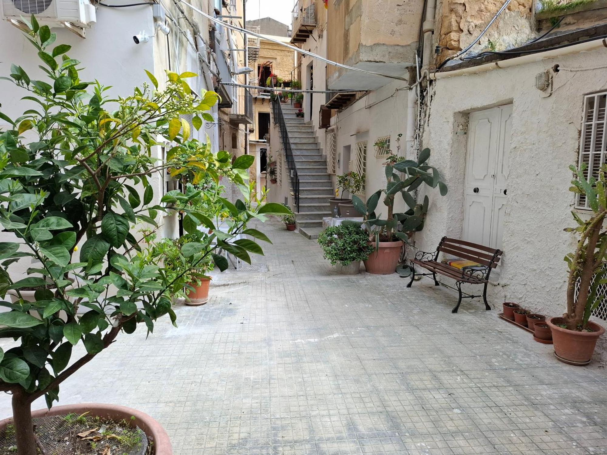 B&B Le Lumie "Il Cortiletto Del Centro" Agrigento Eksteriør bilde